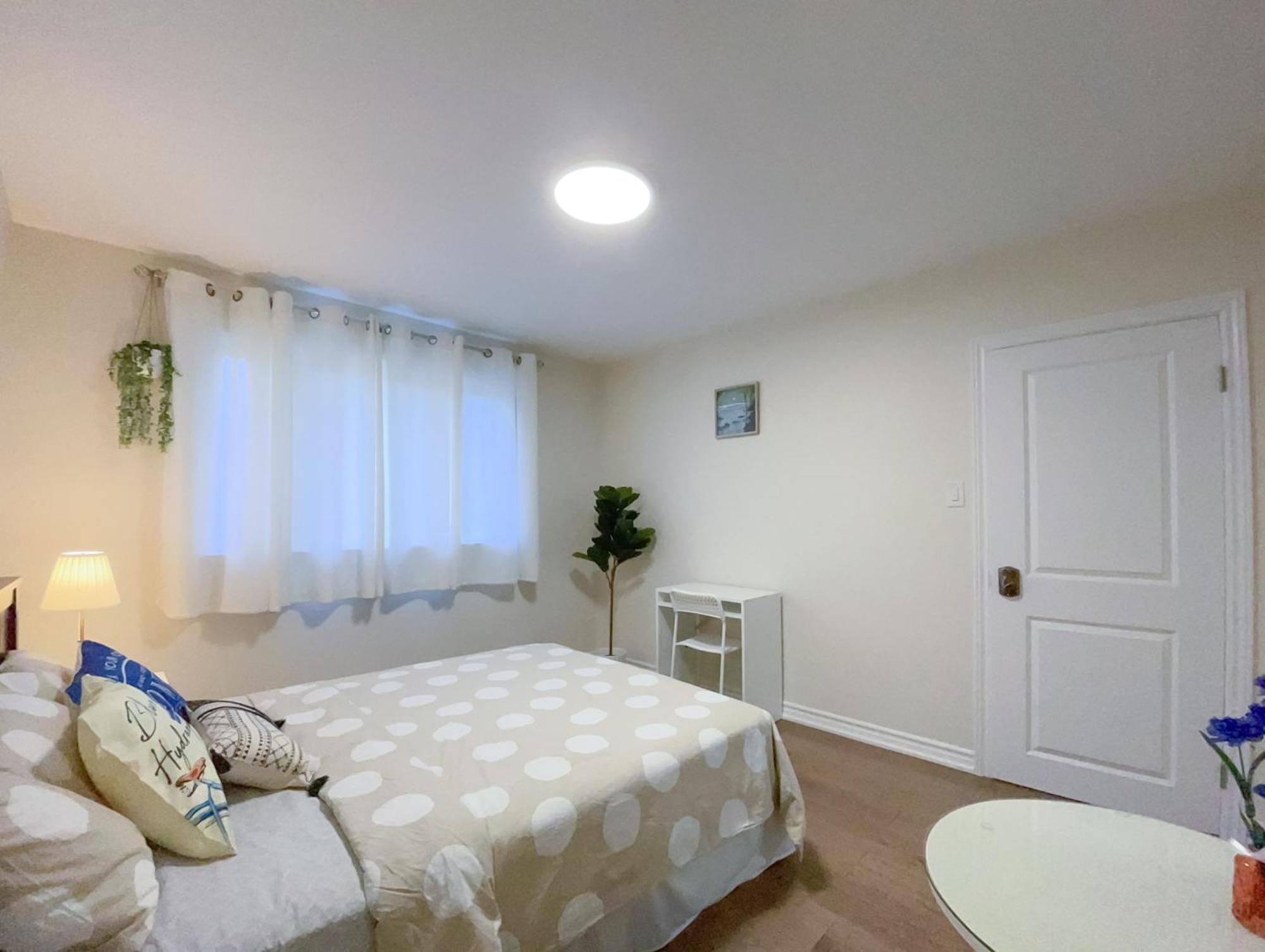 Newly-Renovated 3Br House, 12 Minutes To Airport Apartment Toronto Ngoại thất bức ảnh