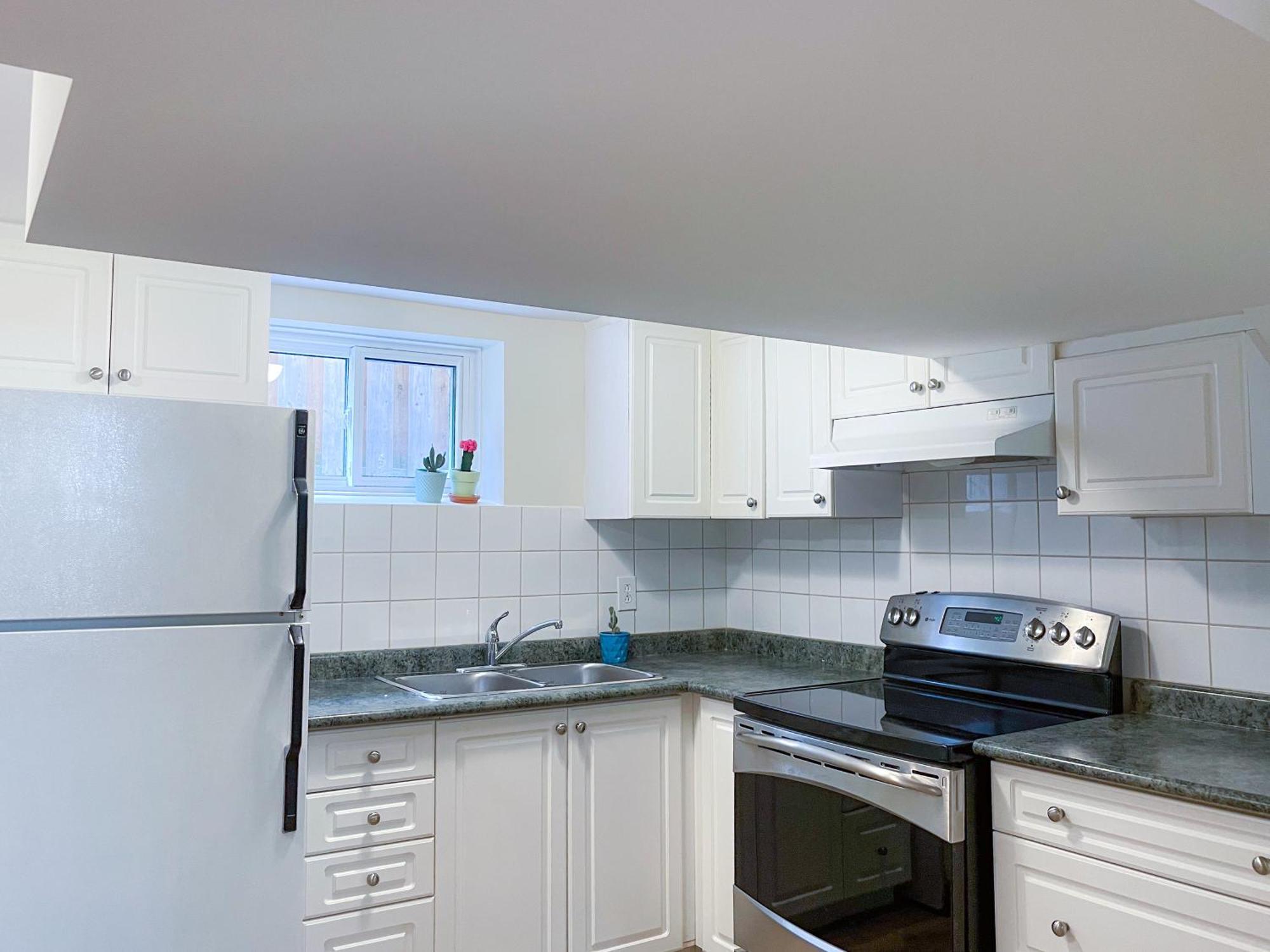 Newly-Renovated 3Br House, 12 Minutes To Airport Apartment Toronto Ngoại thất bức ảnh